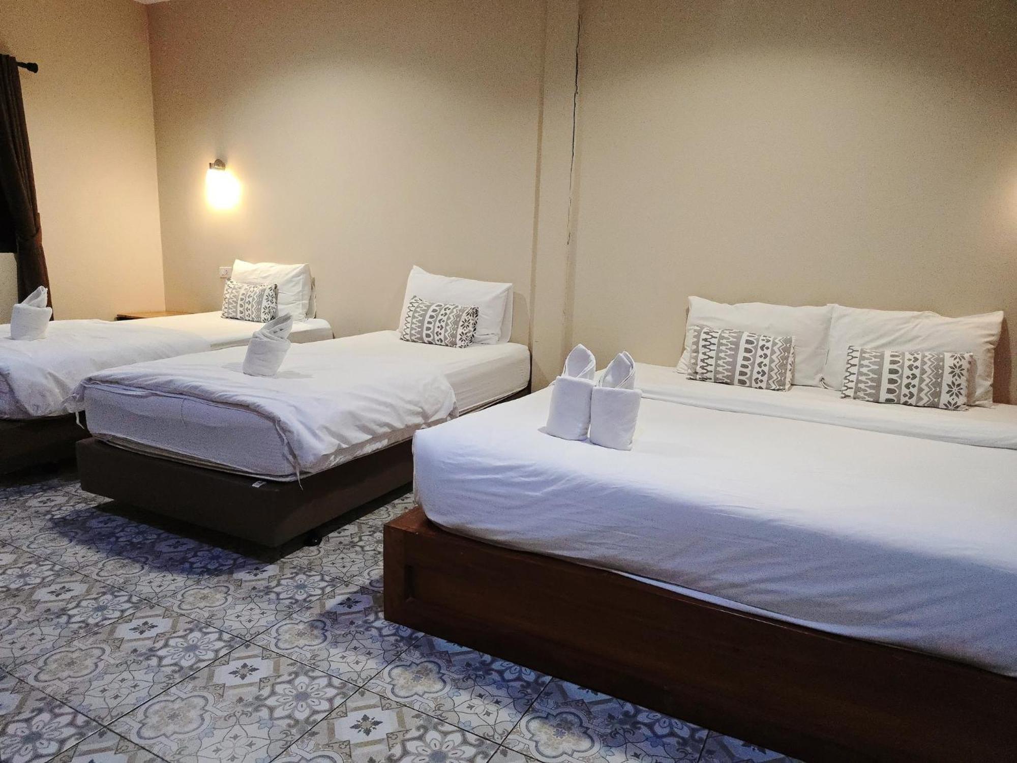Warmwell Hostel Ban Chuk Kum Екстер'єр фото