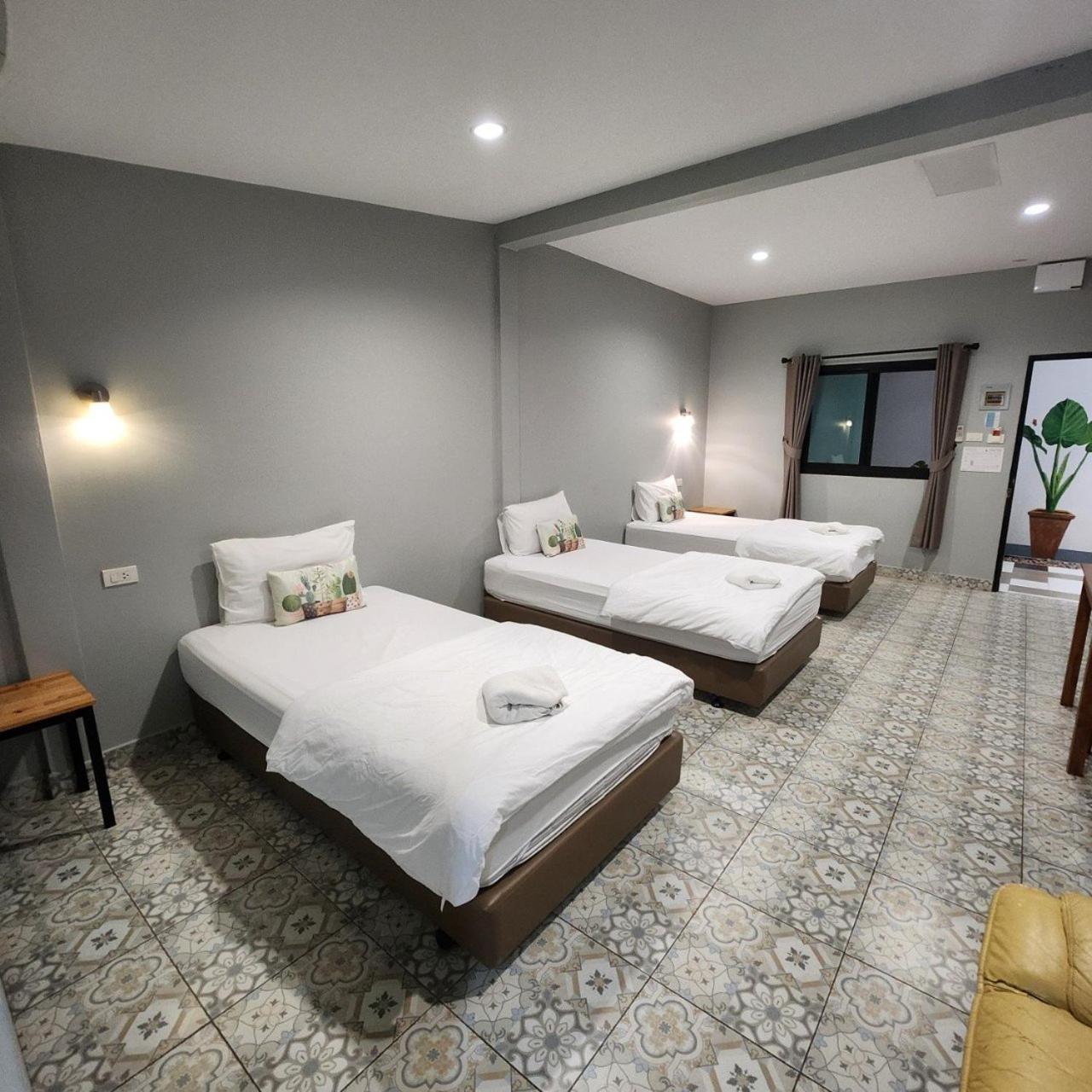 Warmwell Hostel Ban Chuk Kum Екстер'єр фото